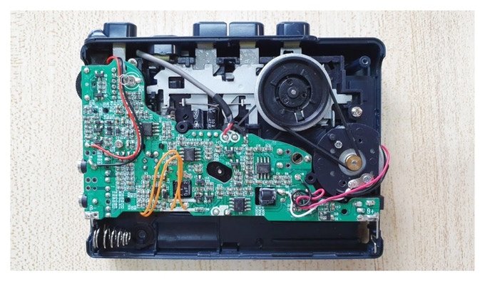 Mystik — портативный кассетный магнитофон, созданный с учетом современных технологий