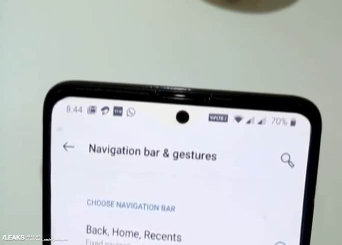 Как Galaxy S20, но с плоским экраном. Опубликованы живые фото OnePlus Z