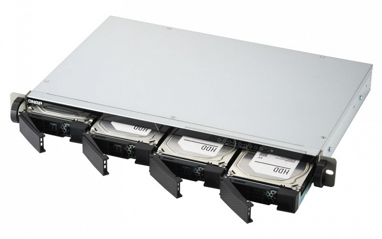 Хранилище с сетевым подключением Qnap TS-451DeU оснащено двумя портами 2,5 GbE