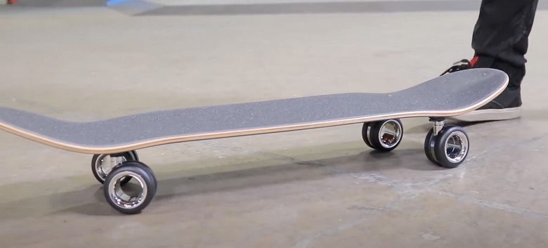 Абсурдным 700-долларовым колёсикам Apple Mac Pro Wheels Kit нашлось применение — их прикрепили к скейтборду