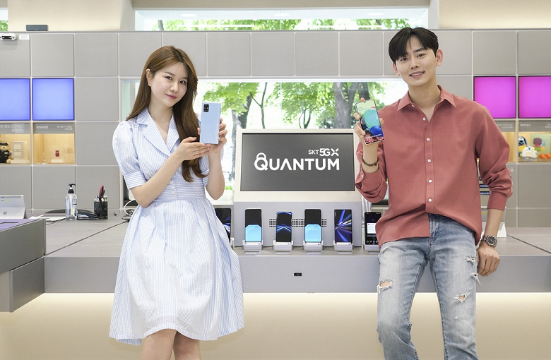 Смартфоны вступили в квантовую эру. Samsung представила уникальный Galaxy A Quantum