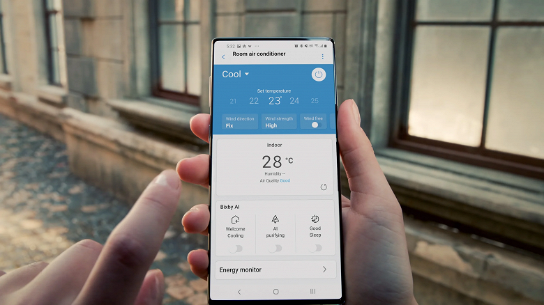 Samsung снова показала потенциальный Galaxy Note20. Загадочный смартфон со скрытой камерой и почти без рамок Samsung снова показала потенциальный Galaxy Note20. Загадочный смартфон со скрытой камерой и почти без рамок