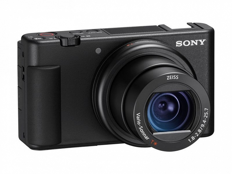 Фотогалерея дня: камера Sony ZV-1 показана с разных сторон