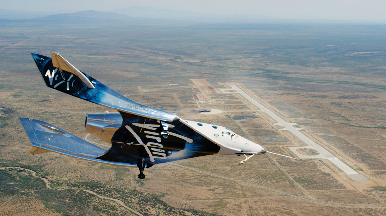 Космический корабль SpaceShipTwo совершил первый полет с посадкой на полосу Spaceport America