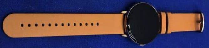 Умные часы Huami Zepp E с круглым экраном AMOLED позируют на фото