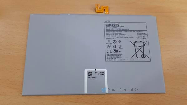 Огромный аккумулятор Samsung Galaxy Tab S7+ на первом фото