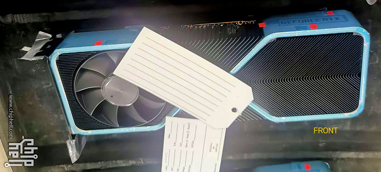 Очень странные прототипы GeForce RTX 3080. На фотографиях одна из карт выглядит попросту неправильно