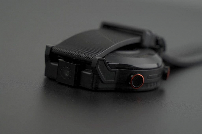 Первые в мире умные часы с поворотной камерой и датчиком Sony IMX214