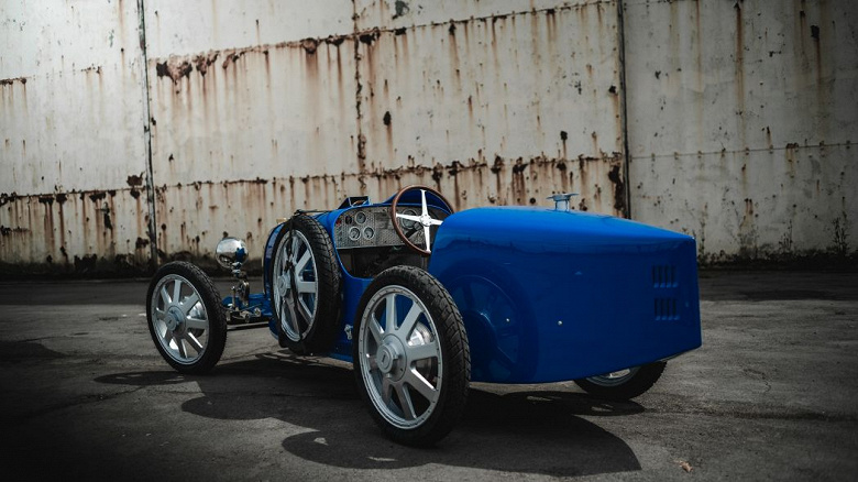 Дизайн, которому позавидует Tesla Roadster. Bugatti представила электрический родстер за $35 000