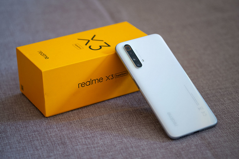 Realme X3 SuperZoom с 60-кратным зумом и умные часы Realme Watch готовы к покорению России