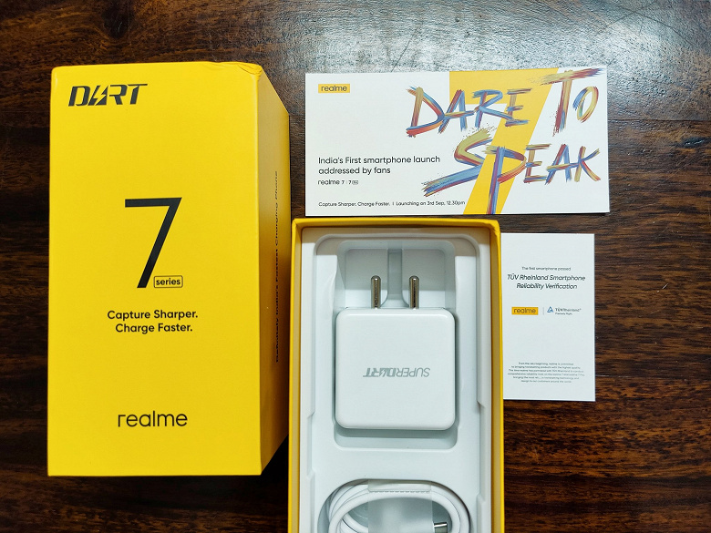 Обозреватели получили упаковки Realme 7 и Realme 7 Pro без самих смартфонов