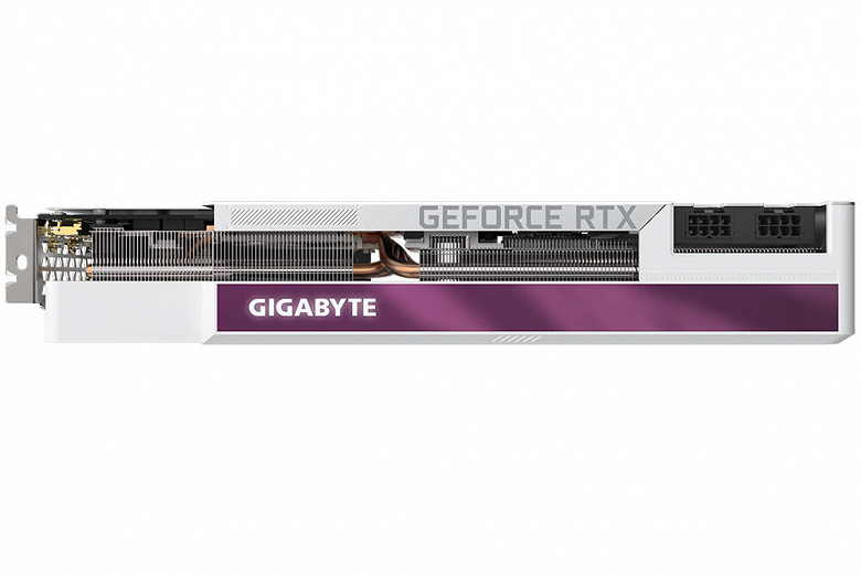 Конструкция системы охлаждения видеокарты Gigabyte GeForce RTX 3080 Vision OC включает три вентилятора