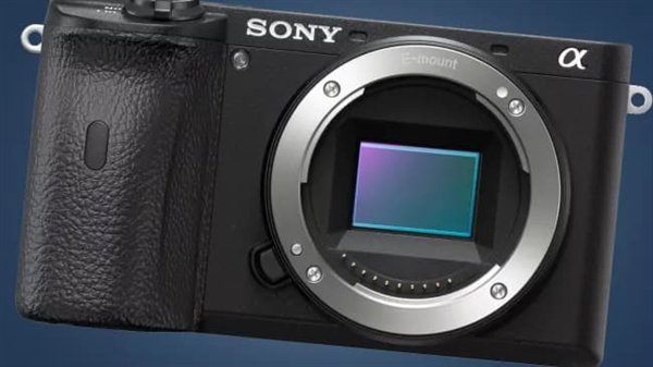 Sony скрестит системную камеру a6600 и полнокадровую a7 III. Получится A7C