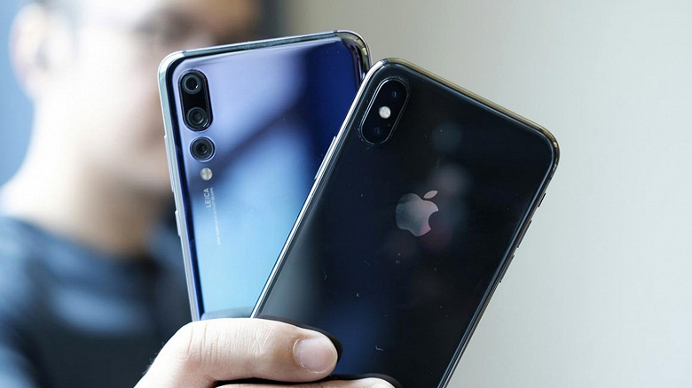 В Китае увольняют за использование iPhone и заставляют покупать Huawei 