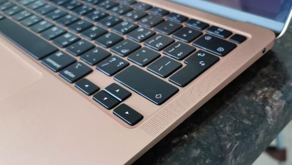 Первый MacBook с собственными процессорами Apple может выйти в ноябре