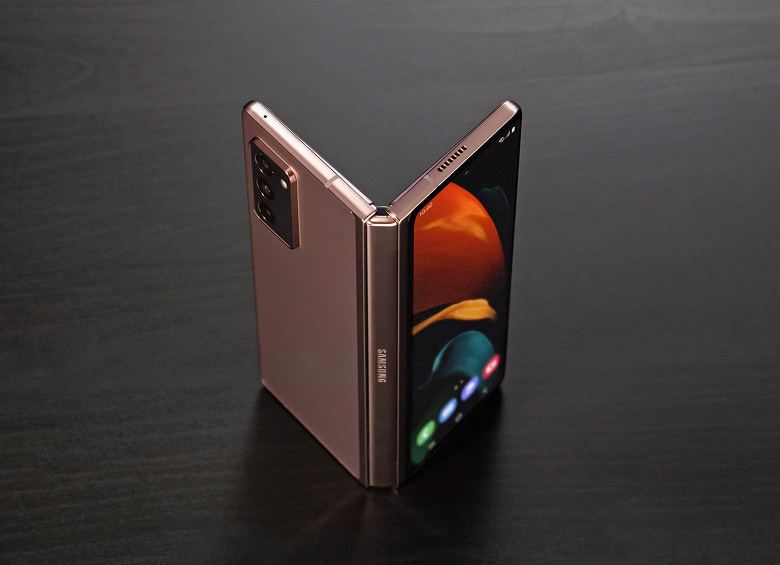 Спорная победа Samsung. Samsung Galaxy W21 будет копией Galaxy Z Fold2