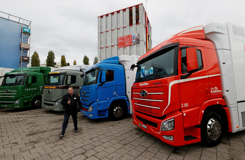 Первые грузовики Hyundai на топливных элементах прибыли в Швейцарию