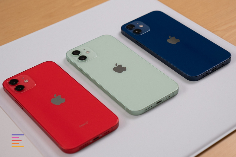 Включённые iPhone 12 и iPhone 12 Pro во всех цветах под разными углами. 20 фото в высоком разрешении