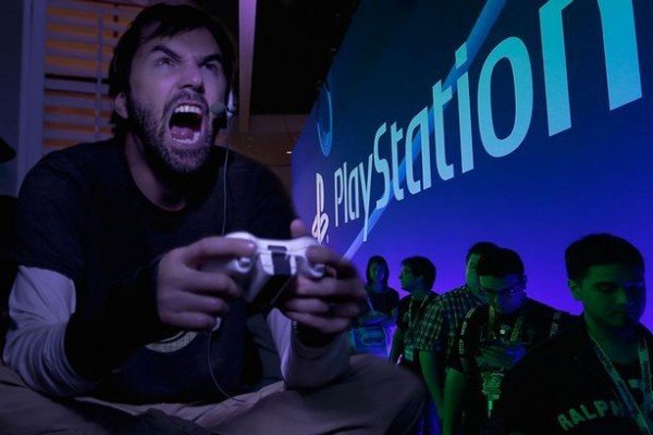 Пользователи PlayStation 4 получили неприятный сюрприз. Sony позволит владельцам PS5 записывать голосовые чаты и жаловаться