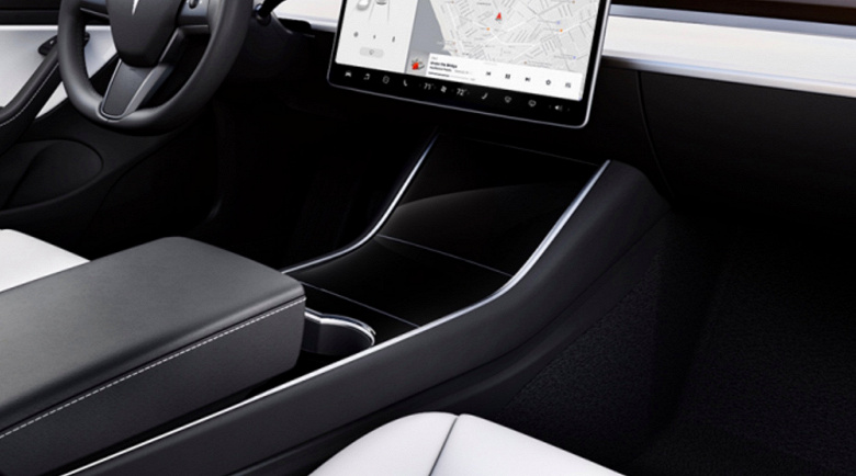 Опубликован первый взгляд на переизданную Tesla Model 3 изнутри