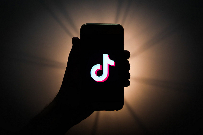 12-летняя девочка судится с TikTok