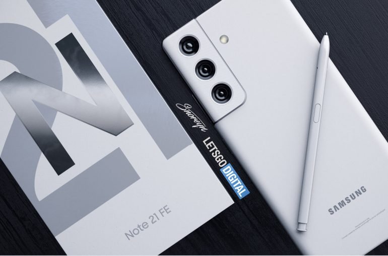 Последний из могикан: Samsung Galaxy Note21 FE на красивых изображениях с распаковкой