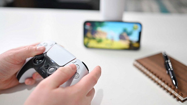 Контроллеры Sony PlayStation 5 и Xbox Series X в паре с iPhone и iPad уже реальность