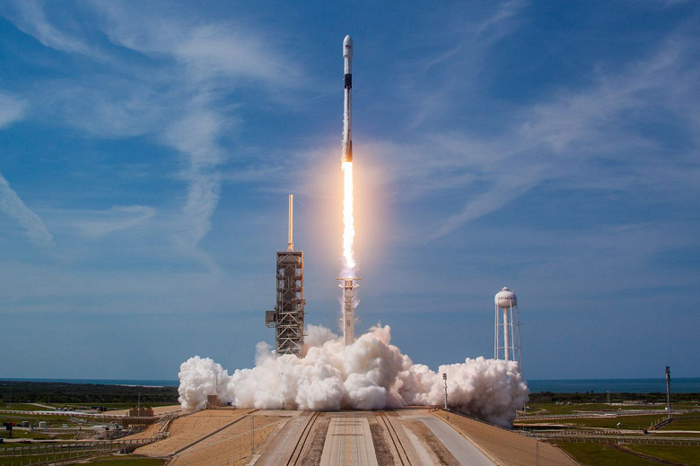 В этот раз SpaceX не смогла вернуть первую ступень Falcon 9 на плавучую платформу