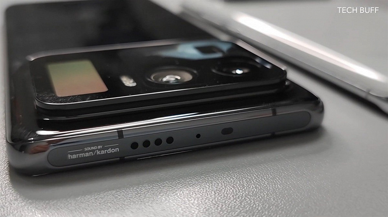 Грандиозная утечка: Xiaomi Mi 11 Ultra во всей красе с огромной камерой 120x и миниатюрным вторым экраном