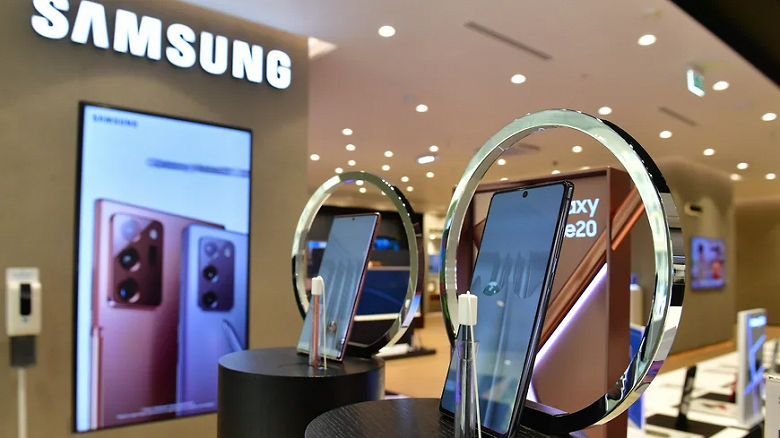 Samsung отвоевала у Xiaomi первое место по продажам смартфонов в России. Прогнозируется рост цен из-за дефицита