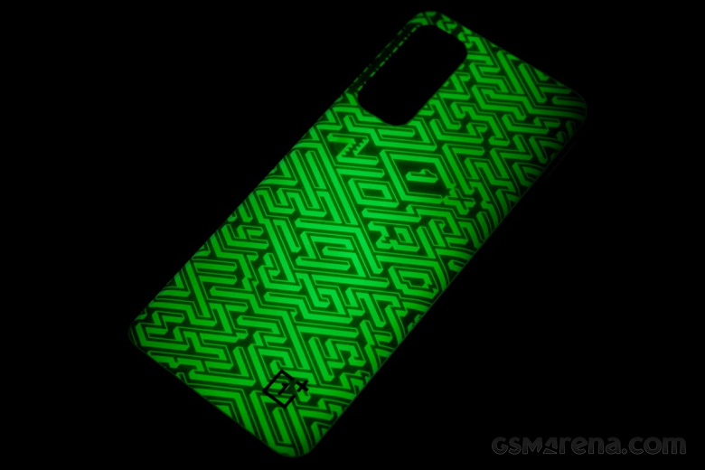 Luminous body, gaming interface and rich package.  OnePlus Nord 2 Pac-Man Edition presented