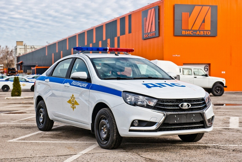 АвтоВАЗ выпустил доработанные Lada Vesta для ДПС