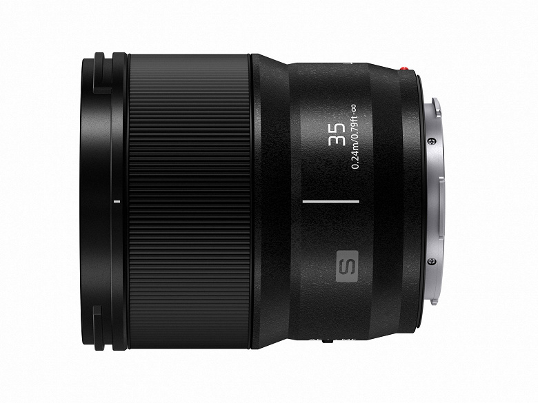 Panasonic Lumix S 35mm F1.8 (S-S35) lens introduced