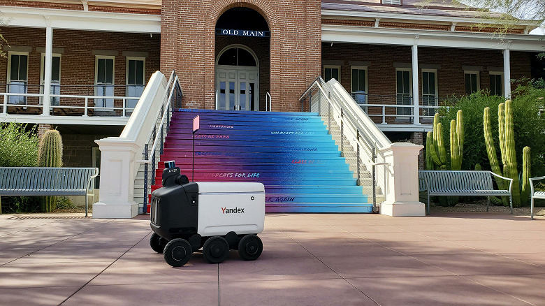 Yandex has launched a new generation of robots in Arizona to deliver food to students