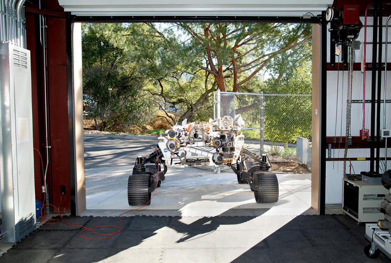 NASA is rigorously testing the Perseverance rover's twin on Earth