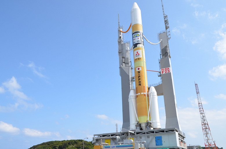 Japan launches reusable rocket project