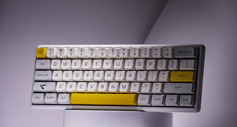 В механической клавиатуре Epomaker Lite используется «инновационная» тонкая демпфирующая прокладка