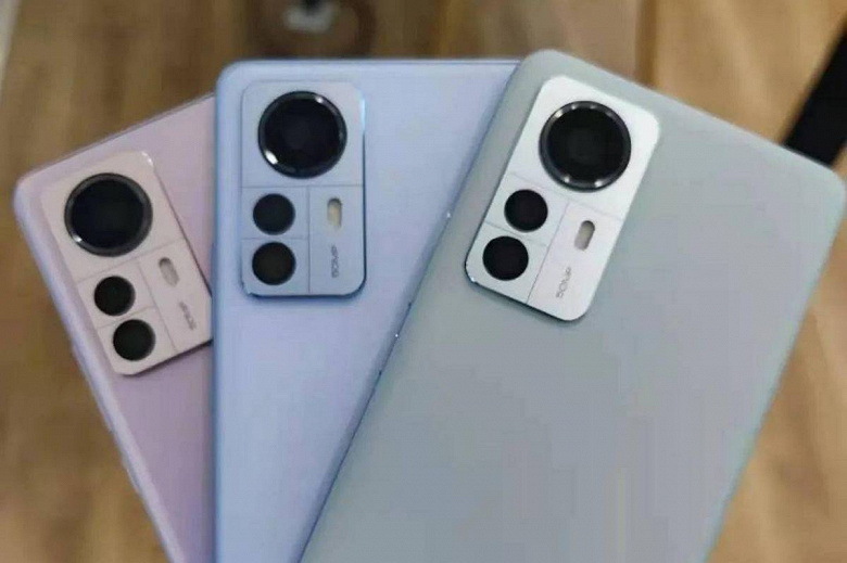 Xiaomi 12 Pro уступает даже ранее выпущенному Xiaomi Mi 11 Pro: у нового флагмана нет перископной камеры