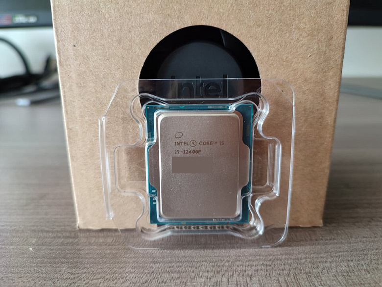 В продаже замечен процессор Intel Core i5-12400F