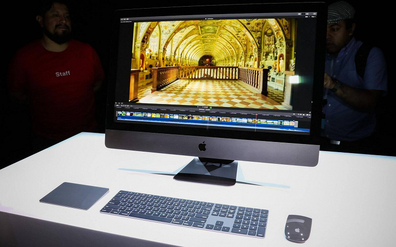 27-inch MiniLED, 120Hz, Apple M1 Pro / Max, 16GB RAM and 512GB SSD.  New Apple iMac Pro will be released this spring