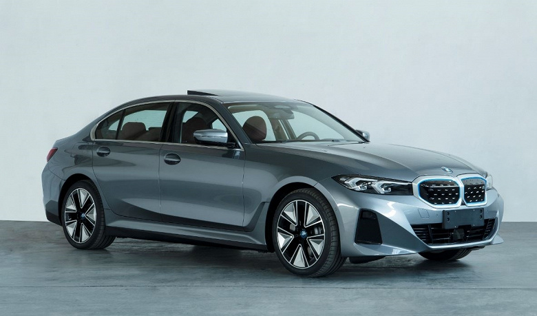 340 h.p.  and 526 km on a single charge: this is BMW’s electric troika