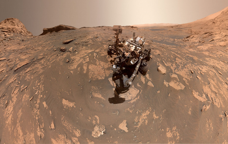 Spectacular panorama of the Red Planet.  Curiosity took a new selfie on Mars