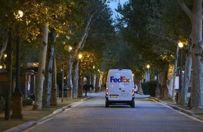 FedEx планирует полностью перейти на электромобили к 2040 году