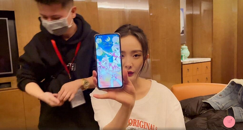 Самый дешёвый флагман на Snapdragon 888 впервые показали «лицом»: живые фото Realme GT