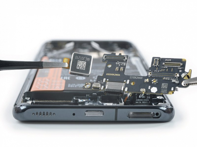 Дёшево купить — дорого отремонтировать. Xiaomi Mi 11 провалился в тесте на ремонтопригодность