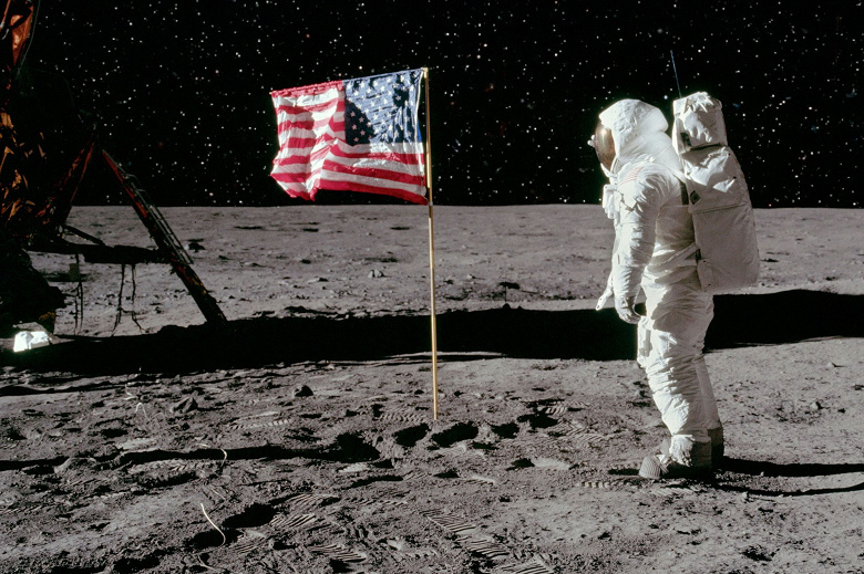 США отправят первую женщину на Луну