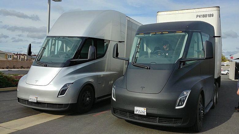 Tesla будет выпускать всего по пять грузовиков Tesla Semi в неделю на начальной стадии