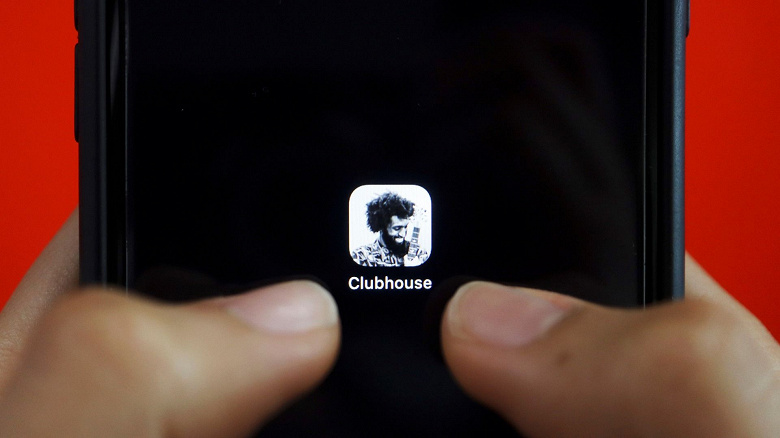 Clubhouse уступил по количеству загрузок в России только WhatsАpp