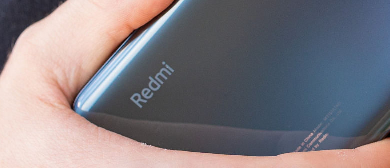 Поразивший главу Redmi смартфон оснащён 144-герцевым экраном Samsung AMOLED E4 и боковыми кнопками