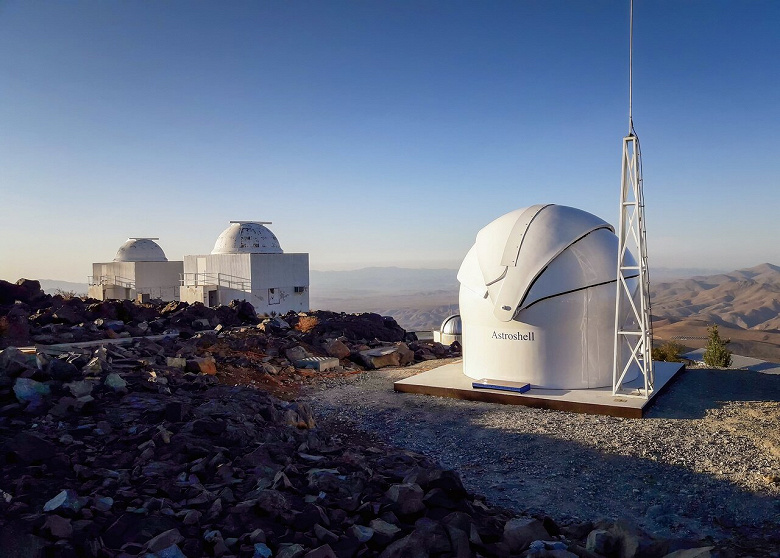 Телескопы на страже безопасности Земли. Обсерватории в Чили и Испании будут следить за небом в поисках потенциально опасных объектов